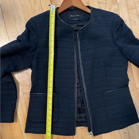 Massimo Dutti - Beautiful Black & Navy Textured Blazer + Leather Trim - Like New - Picture 6 of 7